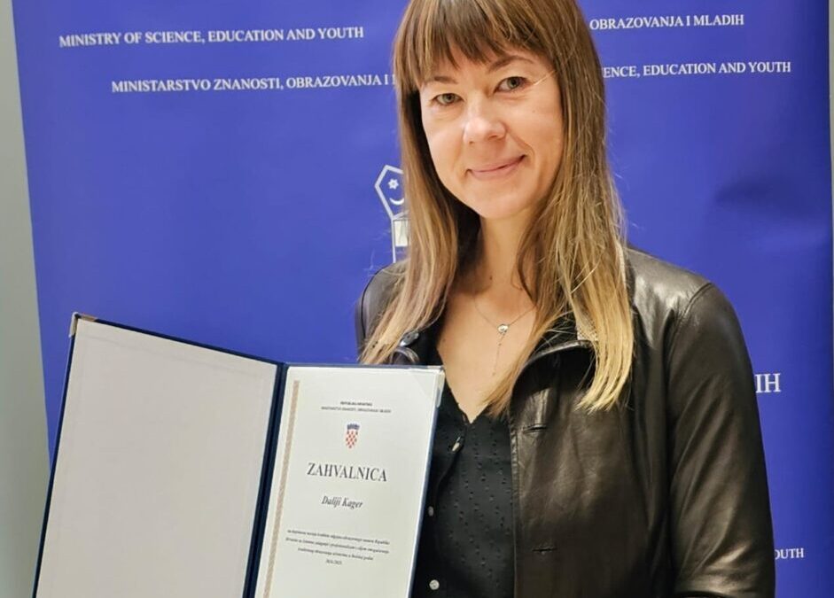 Naša učiteljica Informatike po sedmi put među 522 najboljih učitelja