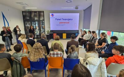 Radoznalci i učenici 7.b na sjednici Dječjeg gradskog vijeća