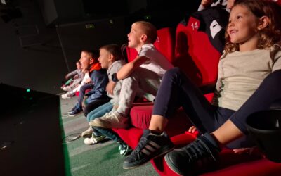 Učenici 1.–3. razreda gledali predstavu “Ni pred cvetjem ni pravice”