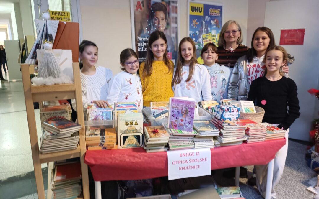 Male knjižničarke na Božićnom sajmu